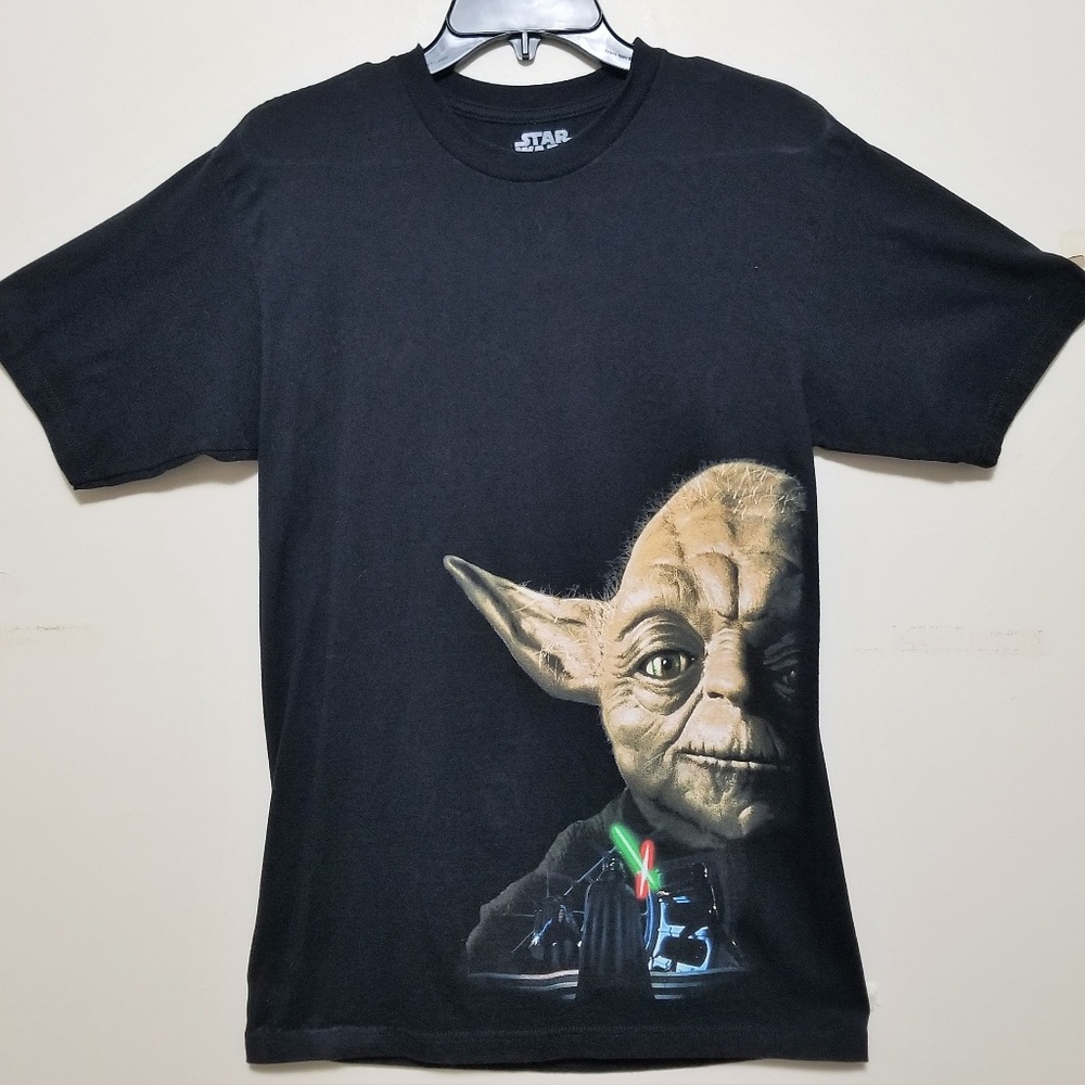 Black Star Wars Yoda Lightsaber Battle T. Size M.